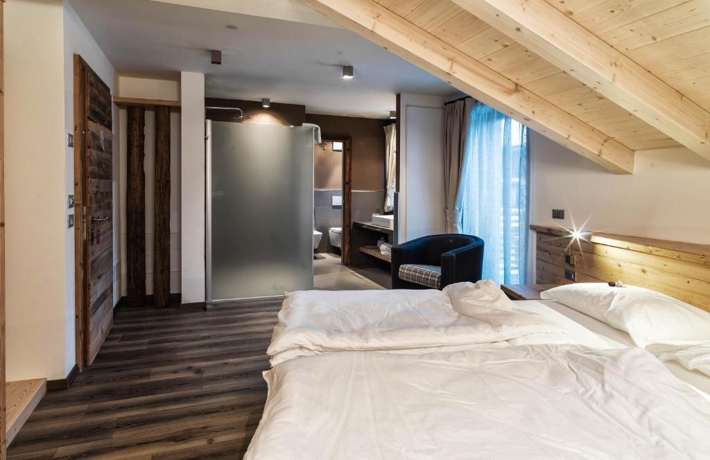 Chalet Vites Mountain Hotel Canazei Quarto foto